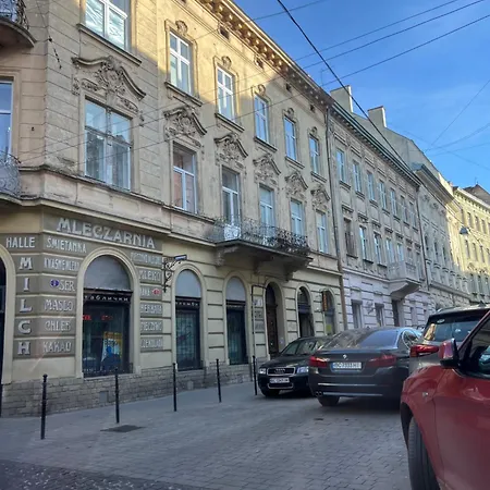 Apartment Art Studio Near Opera Theatre